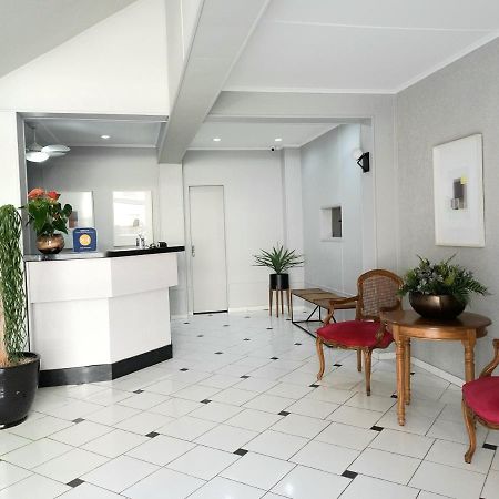 Hotel Princeton 皮拉西卡巴 外观 照片