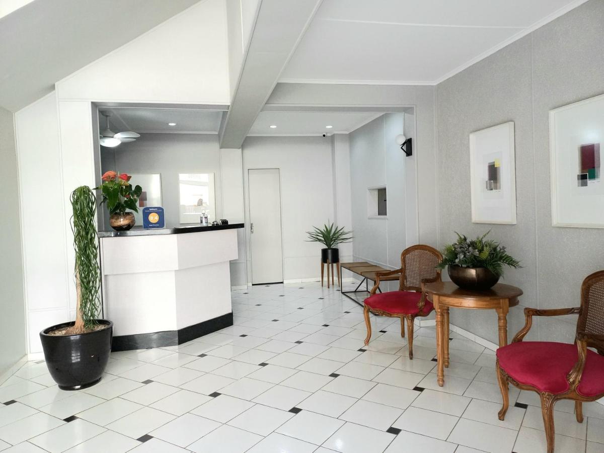 Hotel Princeton 皮拉西卡巴 外观 照片