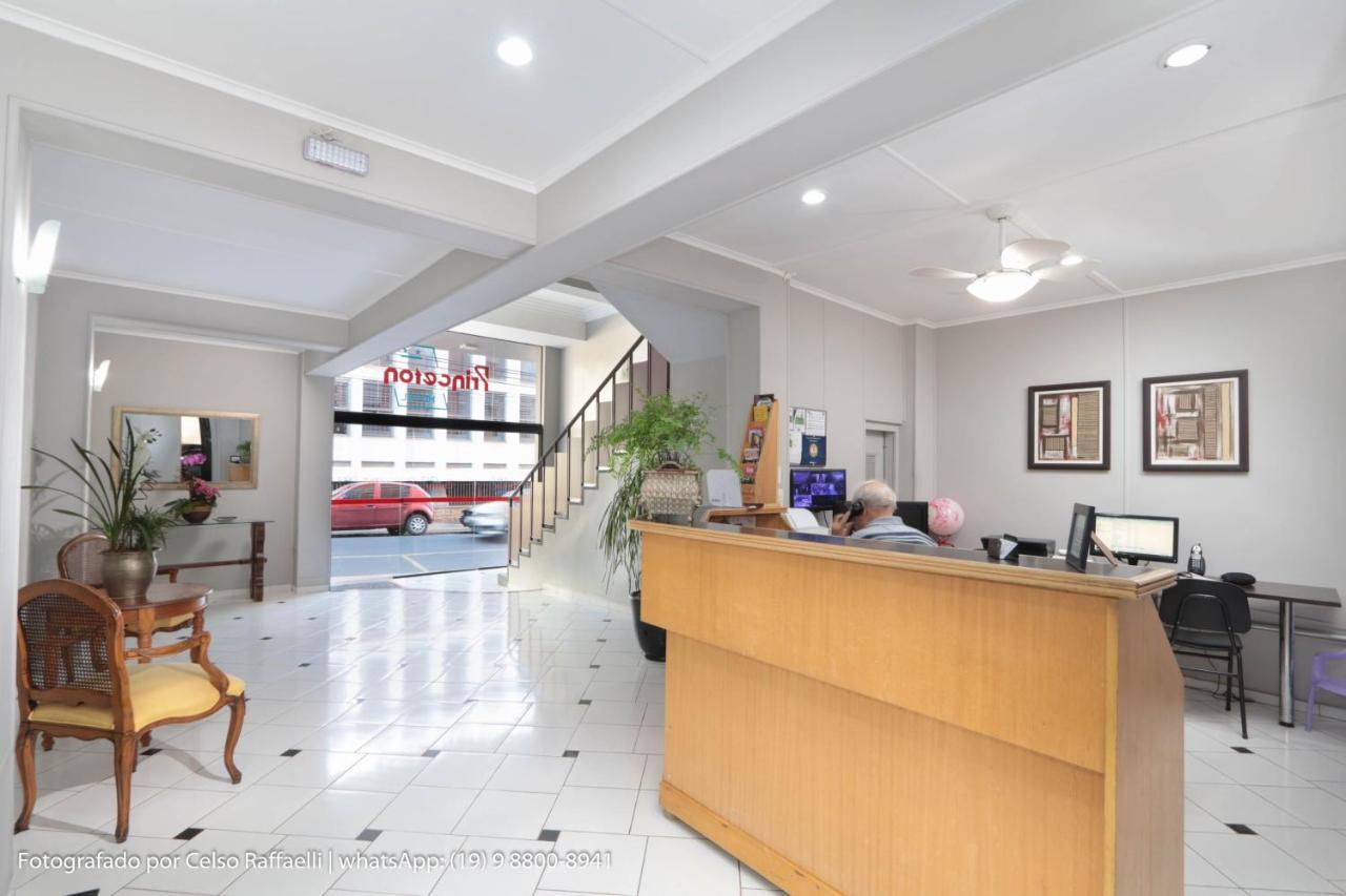 Hotel Princeton 皮拉西卡巴 外观 照片